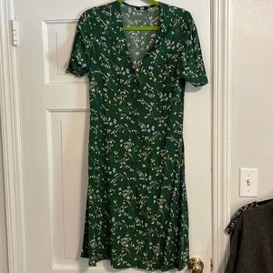 UNIQLO MED FLORAL RAYON DRESS